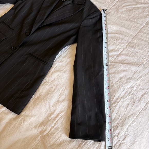 BCBG Black Pinstripe Blazer Size 2 Tailored Career Jacket - Picture 12 of 13